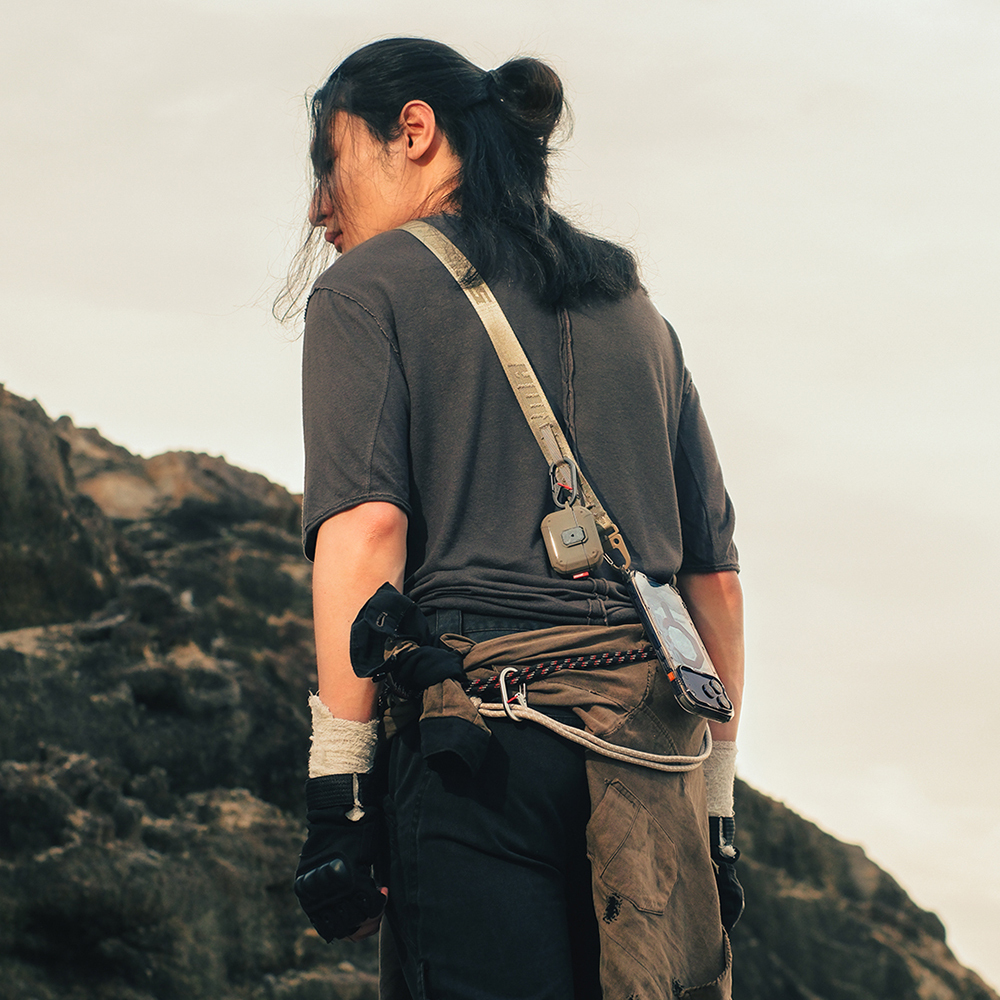 Apple Airpods Pro 3 Case Airbag Grooved Corner Lock Design, 360 Degree Protection Skinarma Mecha LE Case - 23