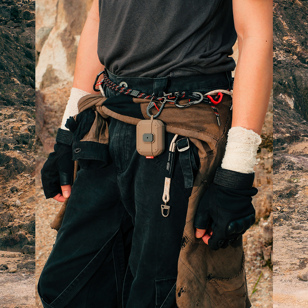 Apple Airpods Pro 3 Kılıf Airbagli Yivli Köşe Kilit Tasarımlı 360 Derece Koruma Skinarma Mecha LE Kılıf - 24