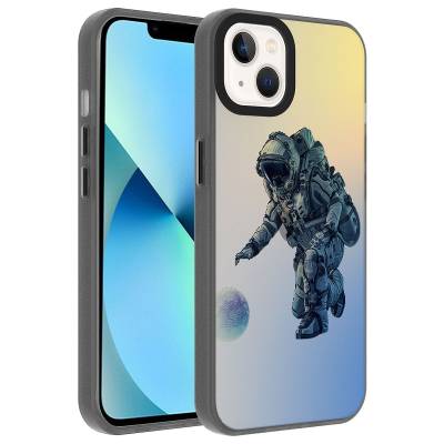 Apple iPhone 13 Kılıf Desenli Zore Dragon Sert Kapak Astronot