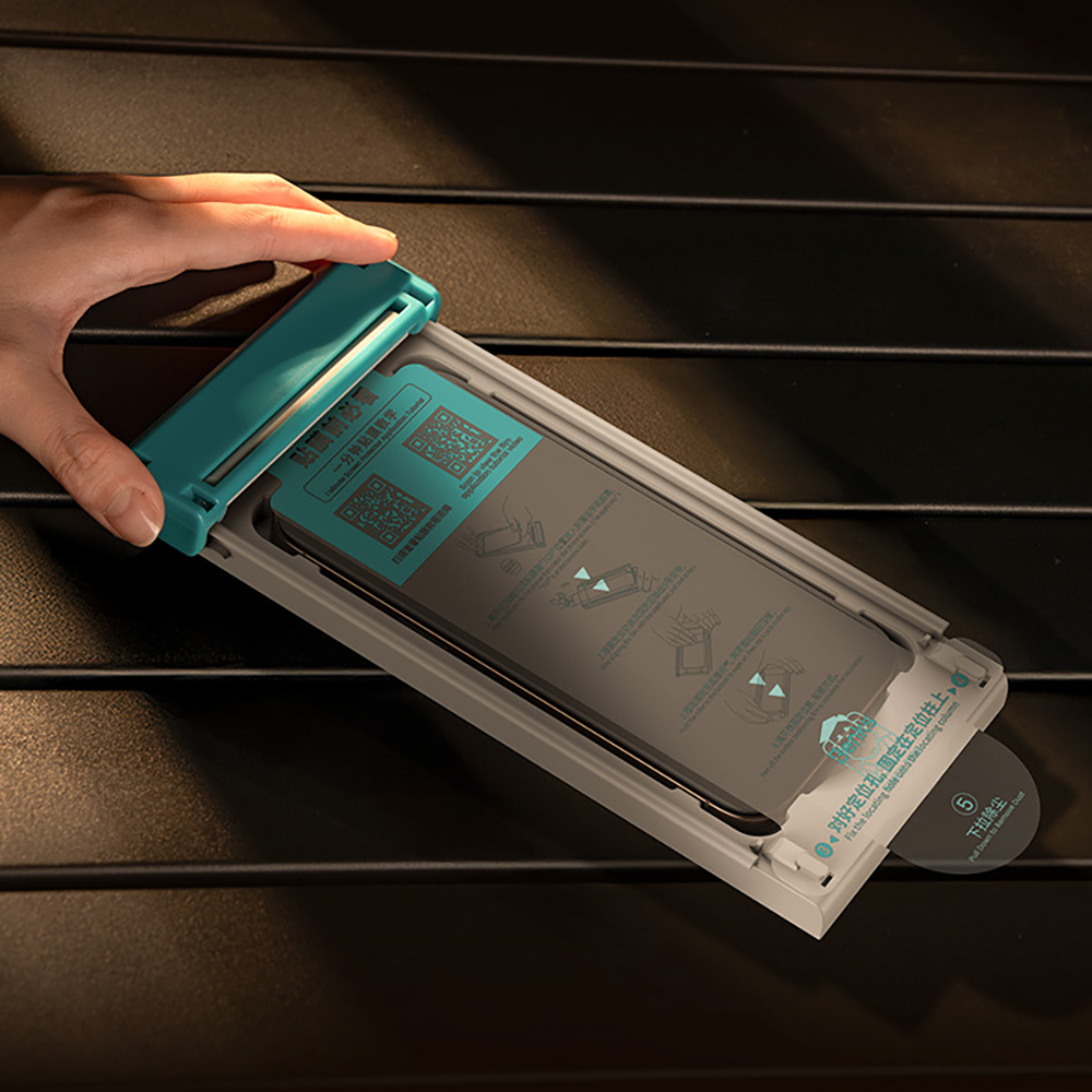 Apple iPhone 16 Pro Benks Glass Warrior 2.0 AR-EZFita Cam Ekran Koruyucu + Kolay Uygulama Aparatı - 8