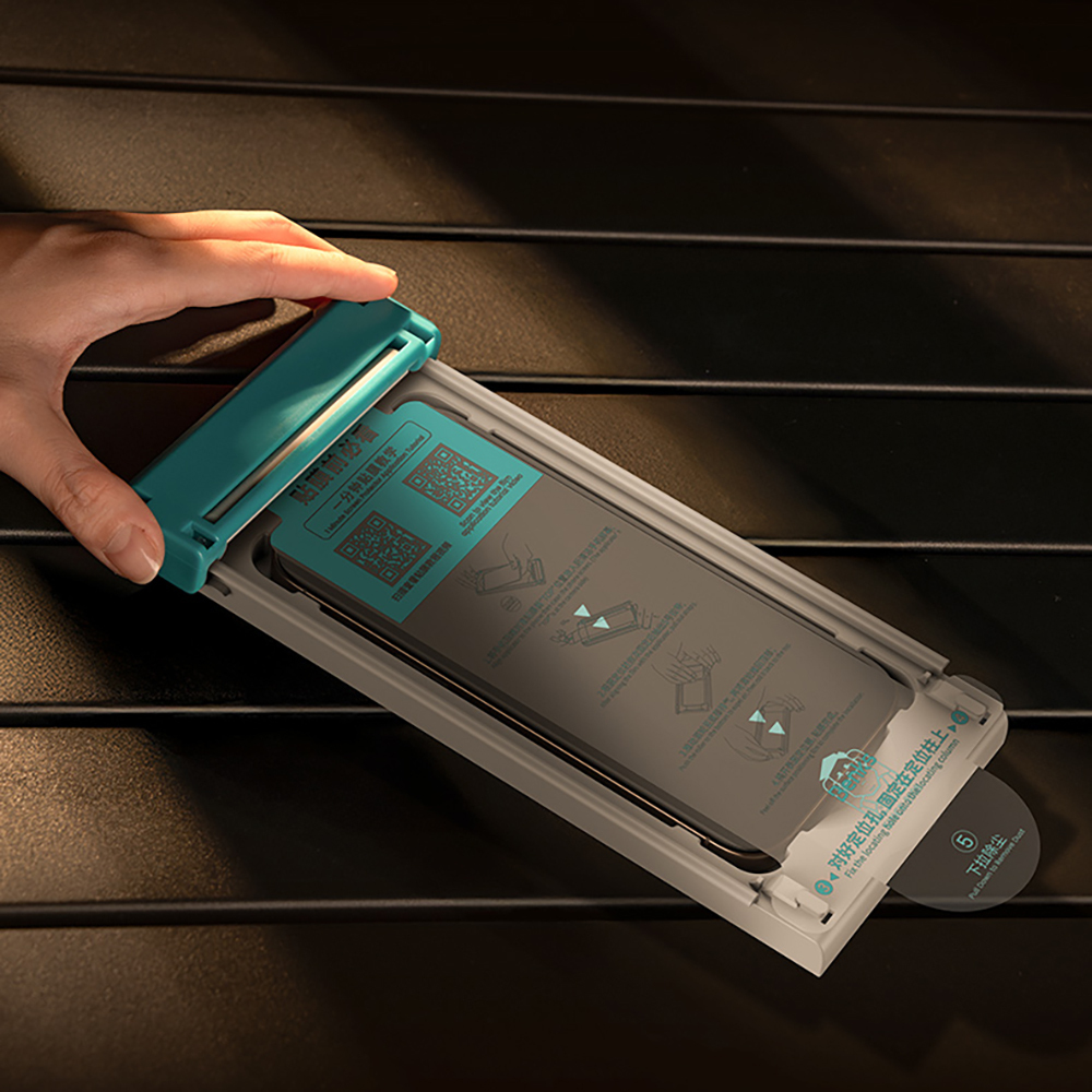 Apple iPhone 17 Air Benks Glass Warrior 2.0 EZFita Safir Cam Ekran Koruyucu + Kolay Uygulama Aparatı - 7