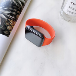 Apple Watch 44mm KRD-31 Solo Loop Medium Band Orange