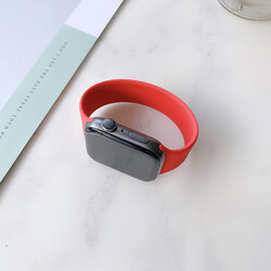 Apple Watch 44mm KRD-31 Solo Loop Medium Band Red