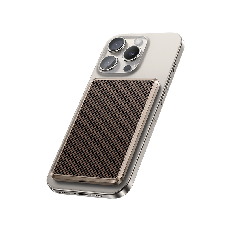 Benks MP15 ArmorGo M-safe Şarj Özellikli Ultra İnce ArmorTint Serisi Aramid Fiber Powerbank 15W 5000mAh - 3