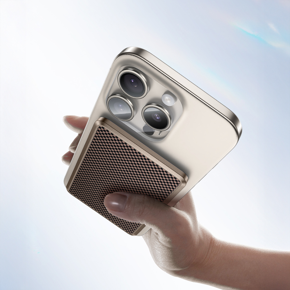 Benks MP16 ArmorGo M-safe Şarj Özellikli Ultra İnce ArmorTint Serisi Aramid Fiber Powerbank 15W 10000mAh - 4