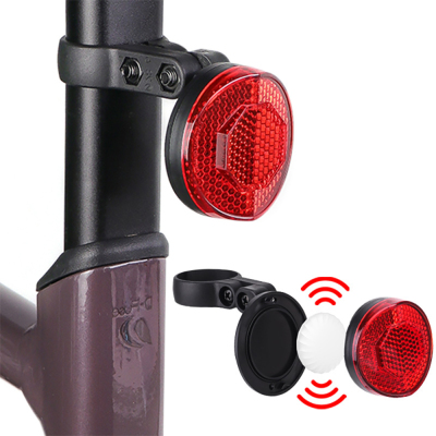 Micflip P20 Smart Tracking Device Bicycle Reflector with Storage Compartment Red