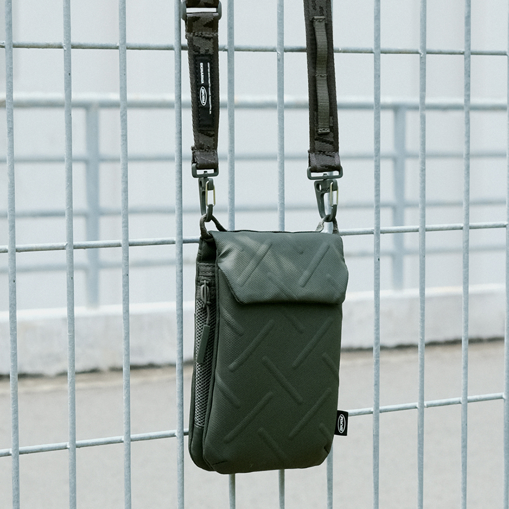 Skinarma Sling Pouch Juno Cross-Hatch Desenli Naylon Scout Boyun Askı Kayışlı Çapraz Vücut Çantası - 11